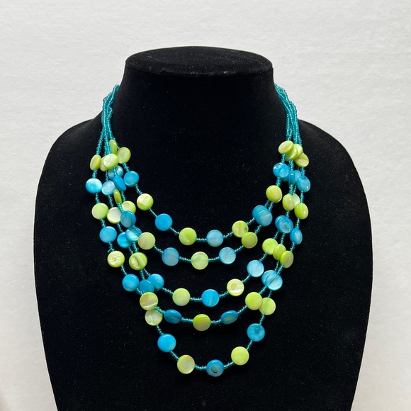 Multi strand necklace with mother of pearl discs - Picture 3 of 5